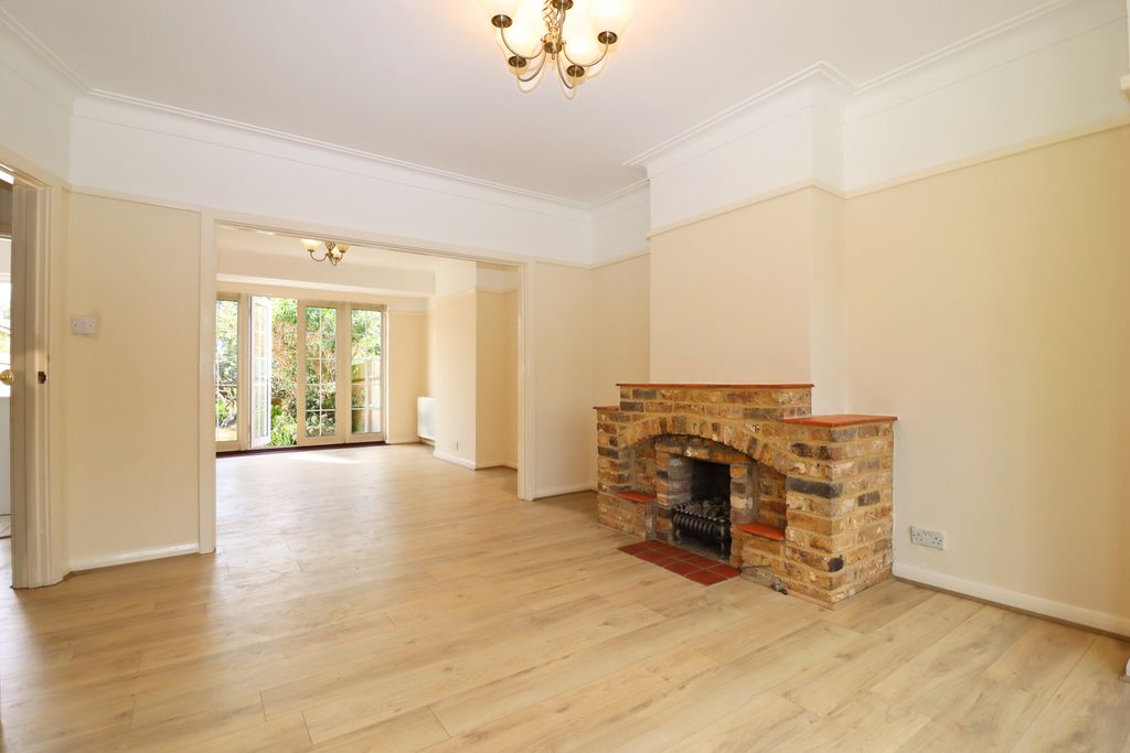 Property photo 2 of 14