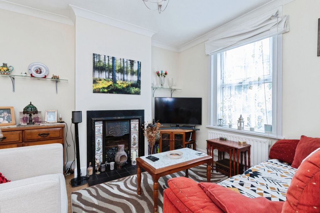 Property photo 3 of 15 Pbox-Img.Jpg