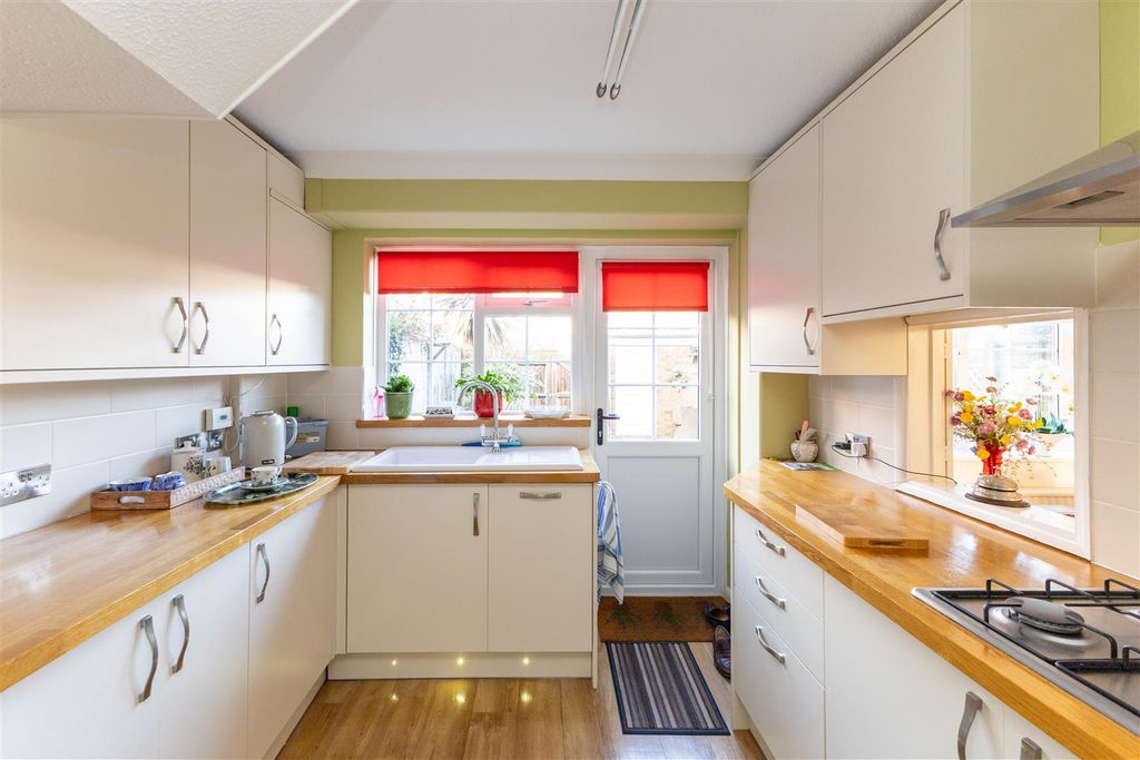 Property photo 2 of 21 Img_9402.Jpg