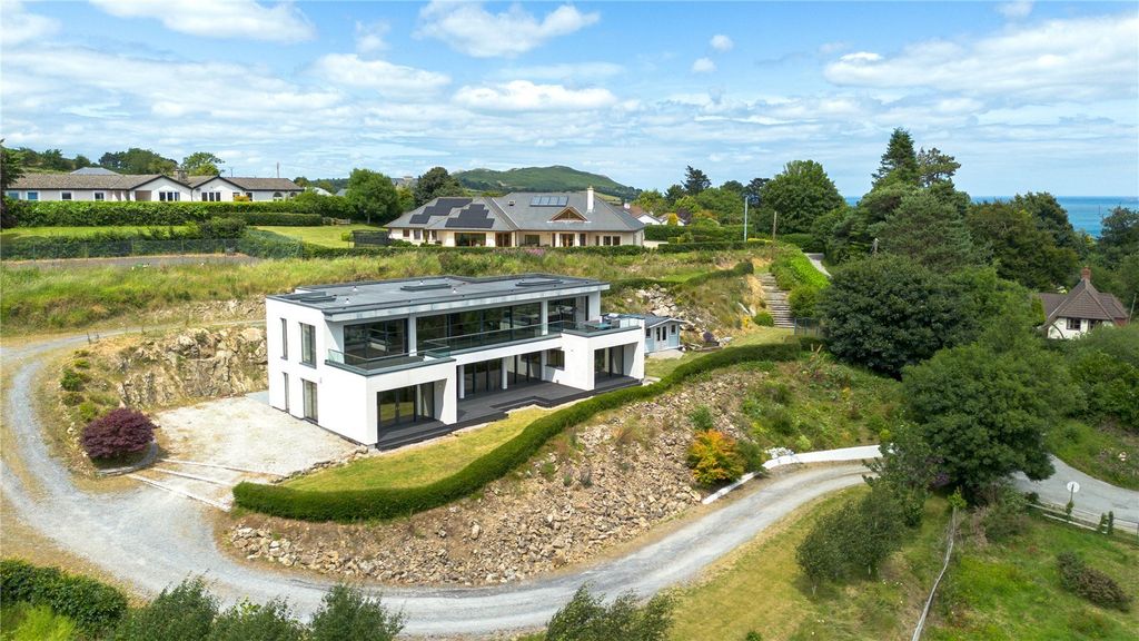 Property photo 2 of 58 Picture No. 05