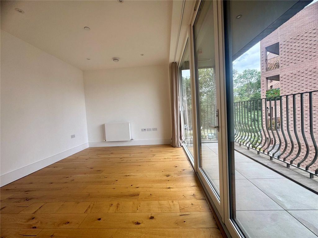 Property photo 3 of 7 Picture No. 04
