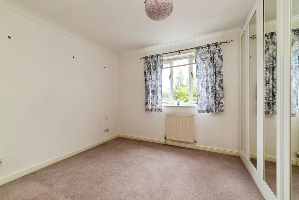 Additional image 6 of 2 bed flat for saleGillison Close, Letchworth Garden City SG6
