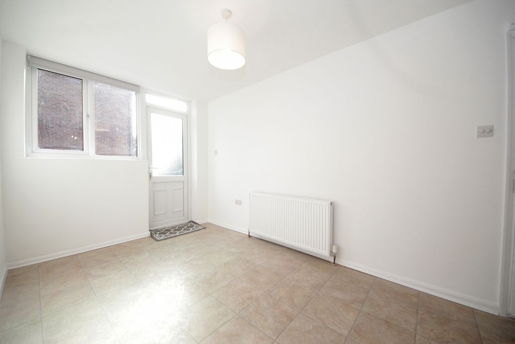 Property photo 3 of 18 Gallery