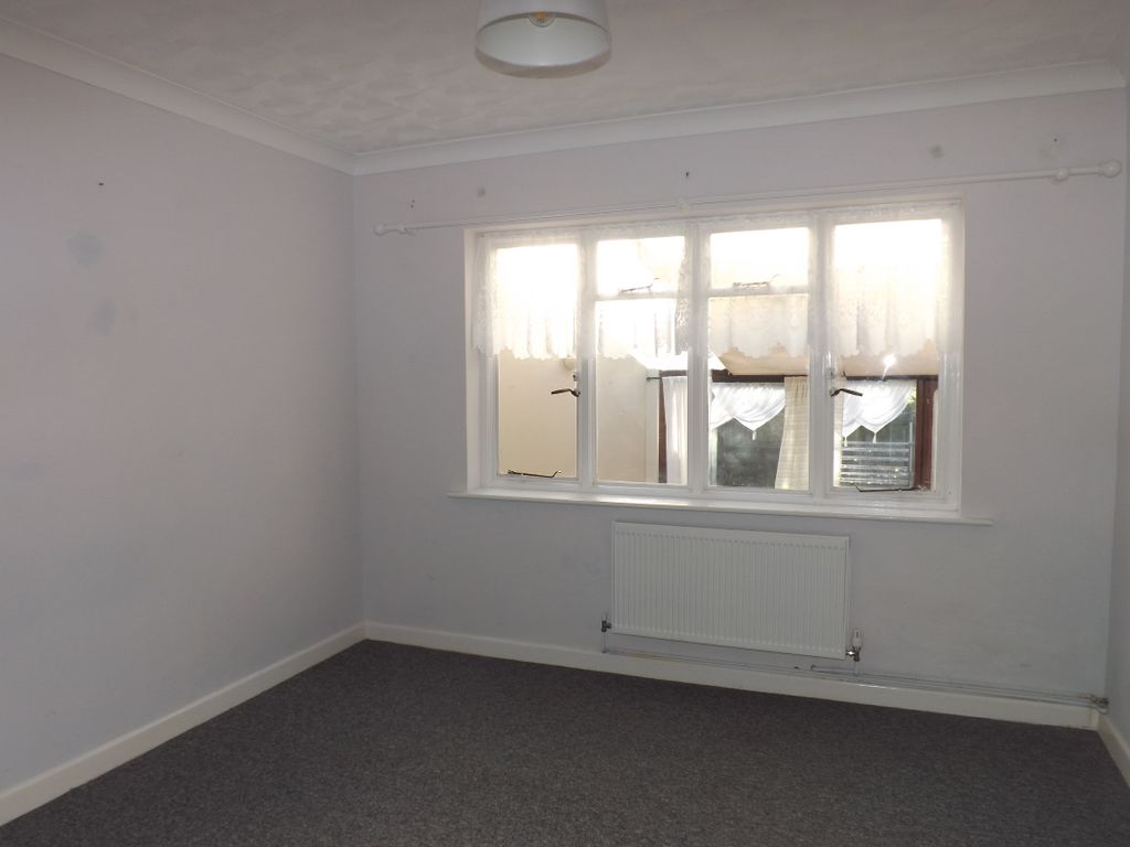 Property photo 3 of 7 Bedroom One