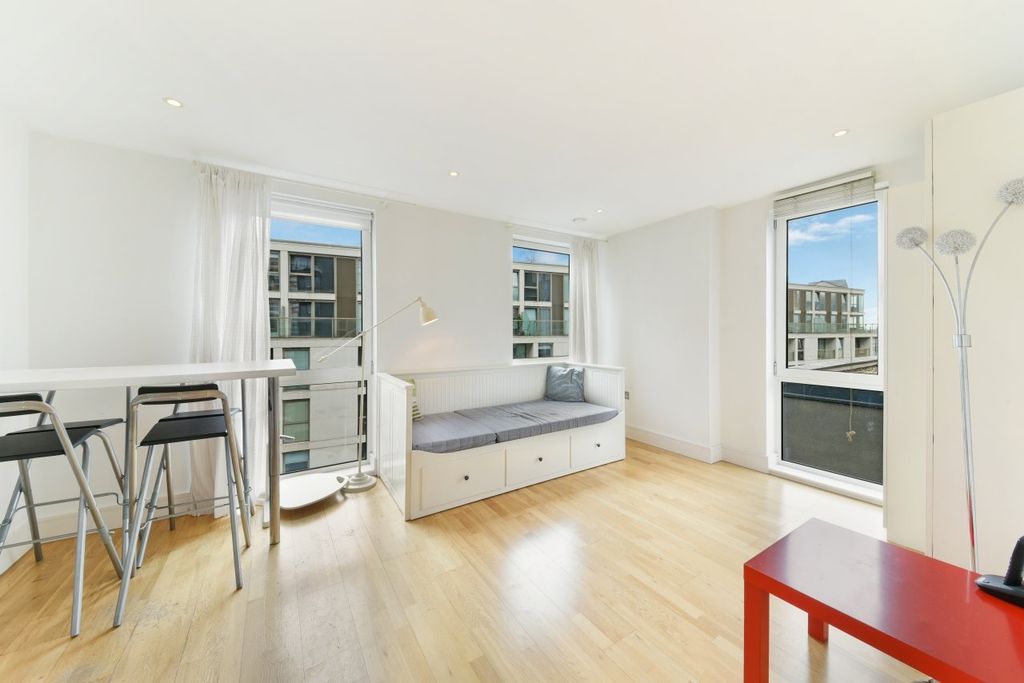 Property photo 1 of 7 Living Area