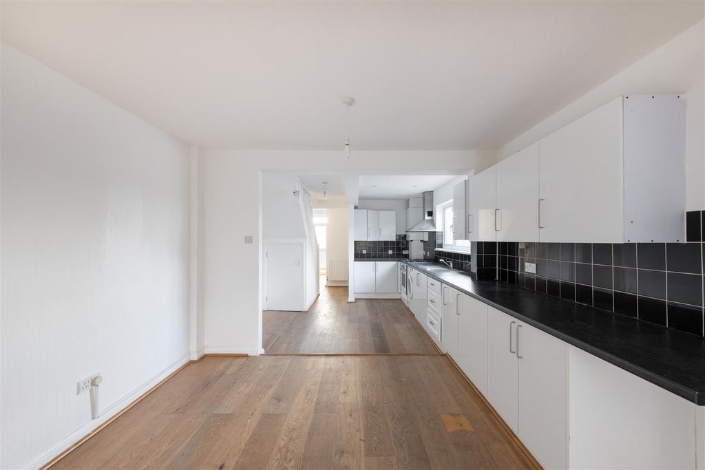 Property photo 3 of 14 Hampden 8.Jpg