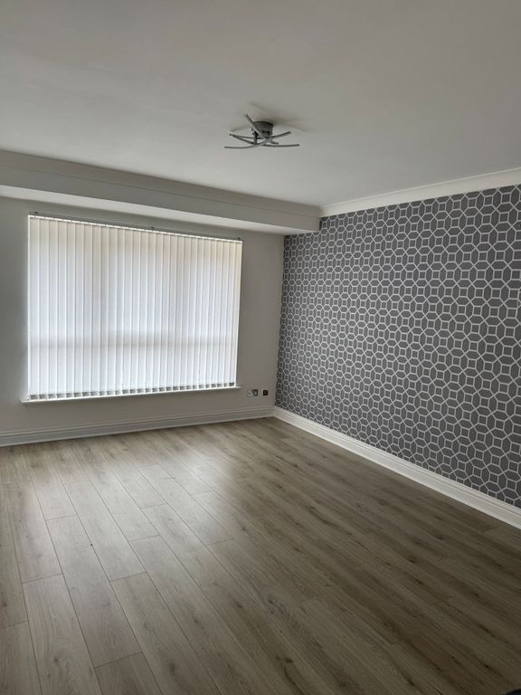 Property photo 1 of 3