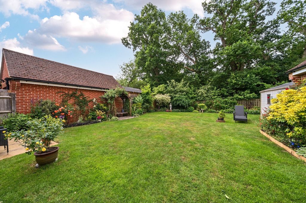 Property photo 2 of 24