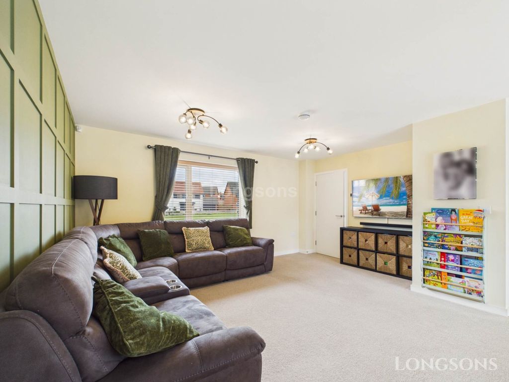 Property photo 3 of 17