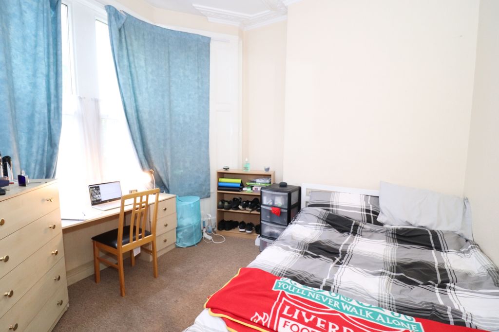 Property photo 3 of 12