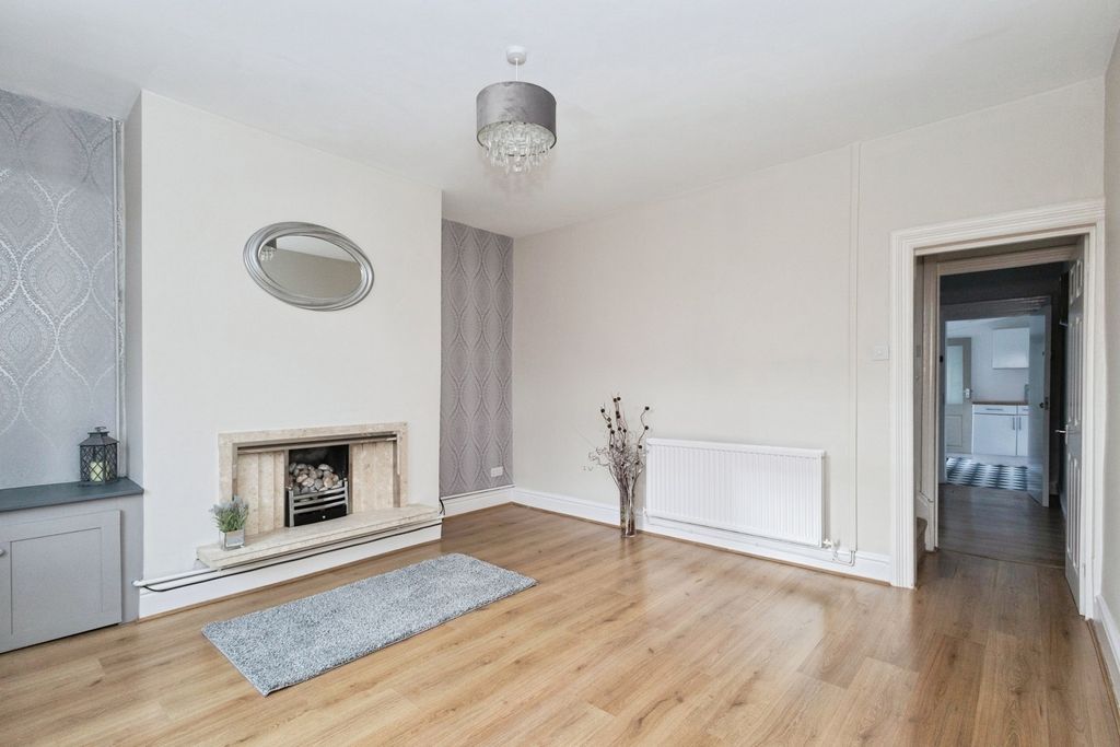 Property photo 2 of 17 Pbox-Img.Jpg