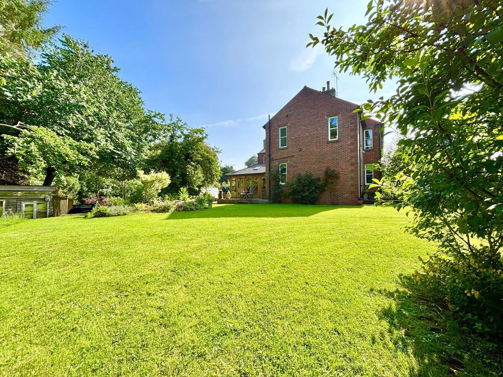 Property photo 1 of 46