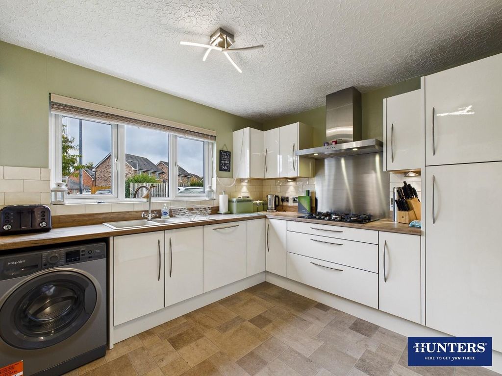 Property photo 3 of 15 Kitchen