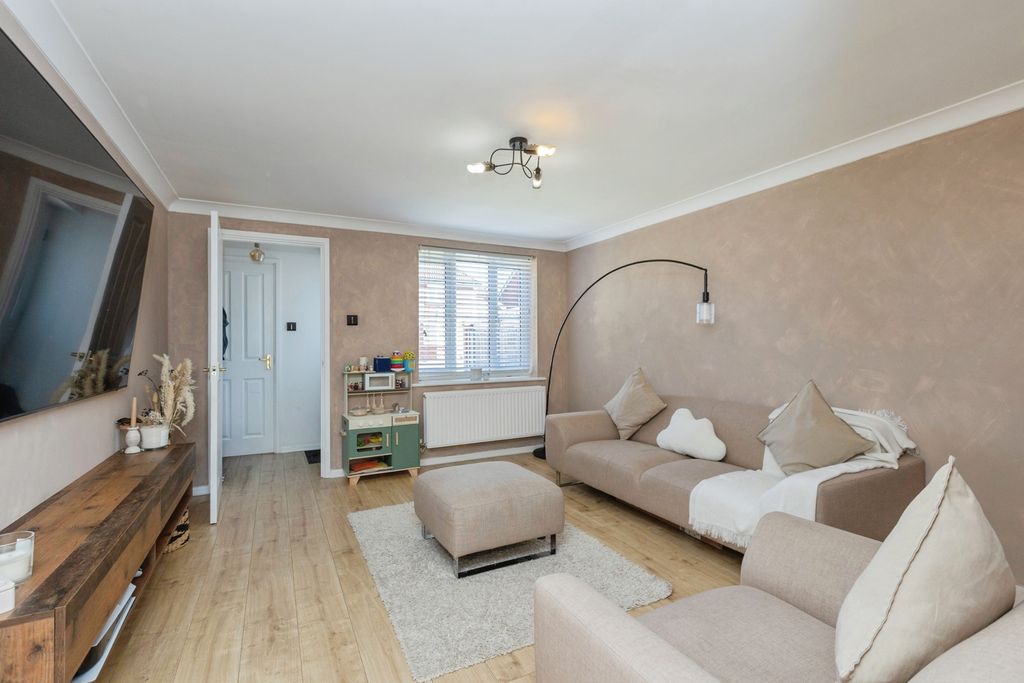 Property photo 2 of 20 Pbox-Img.Jpg