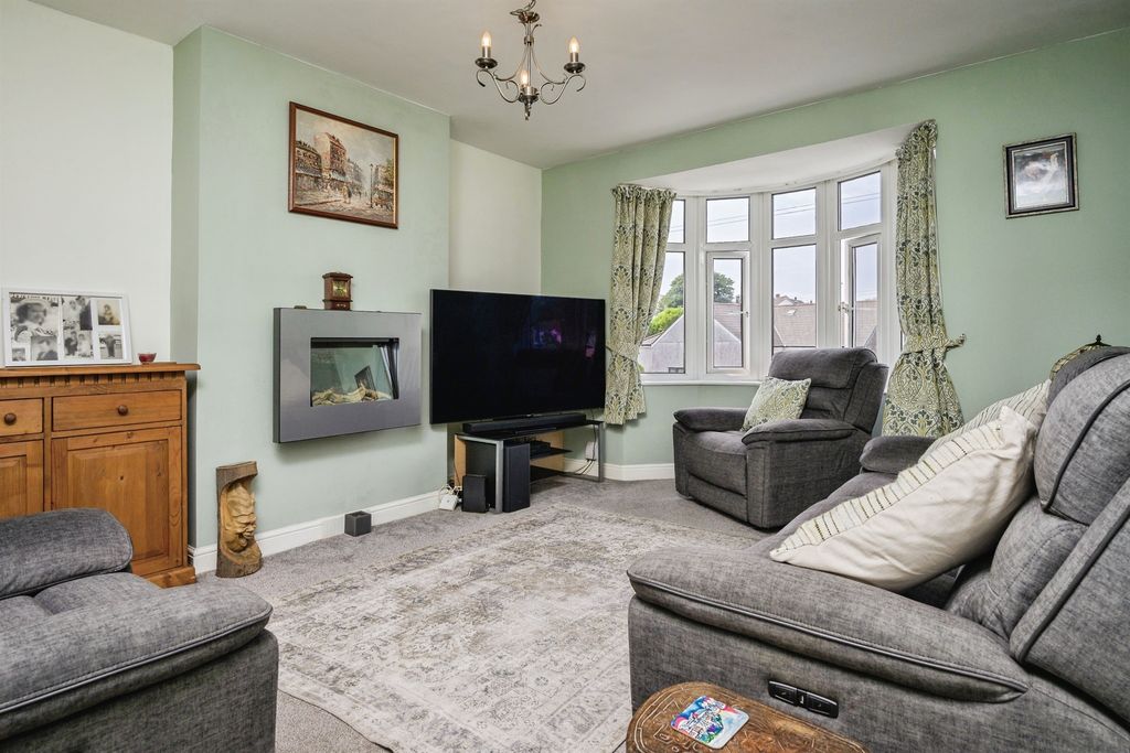 Property photo 2 of 18