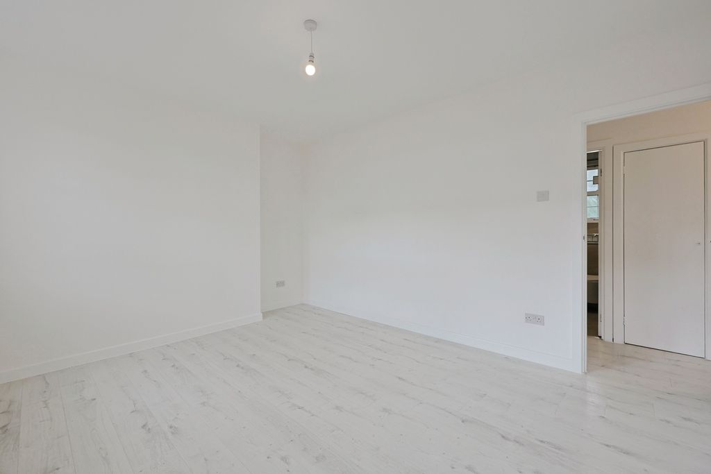 Property photo 3 of 18 Pbox-Img.Jpg
