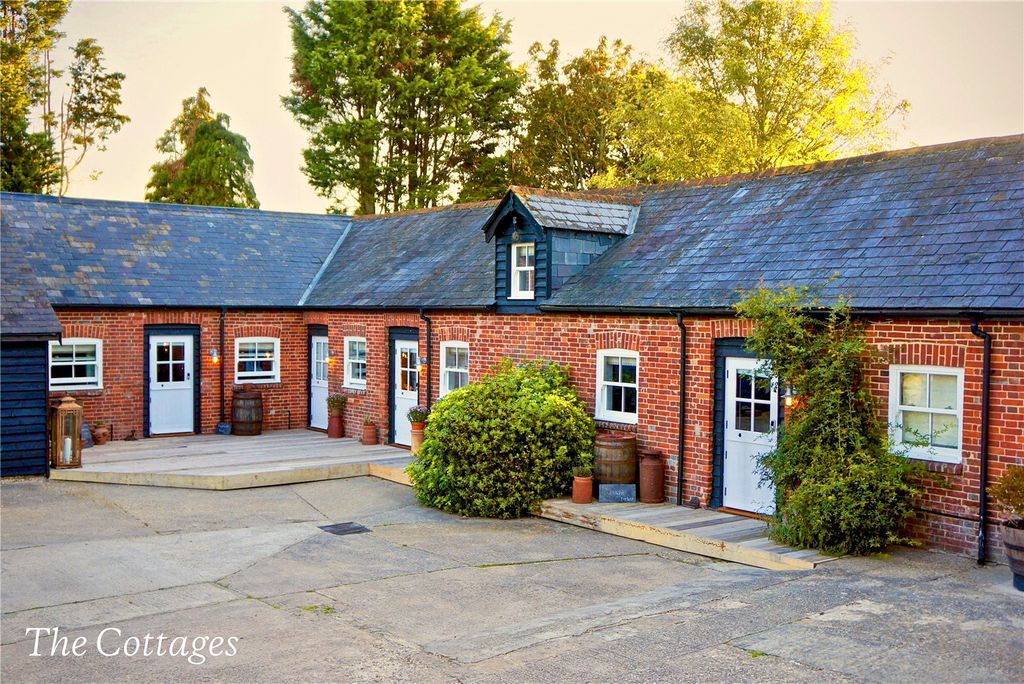 Property photo 3 of 87 The Cottages
