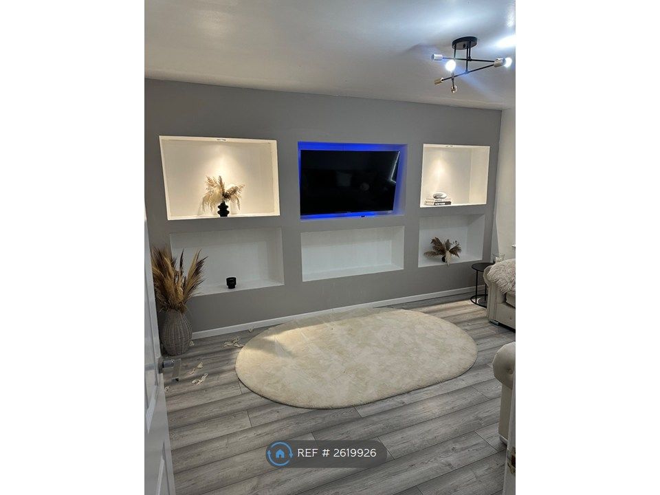 Property photo 2 of 8 Living Area