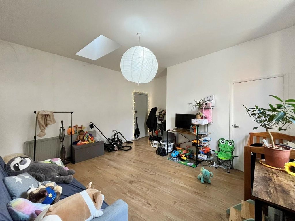 Property photo 3 of 9 1.Jpg