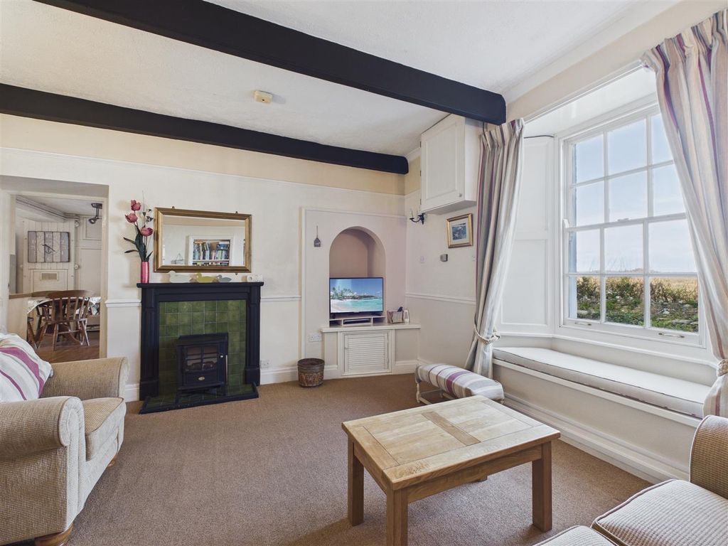 Property photo 3 of 20 Living Room