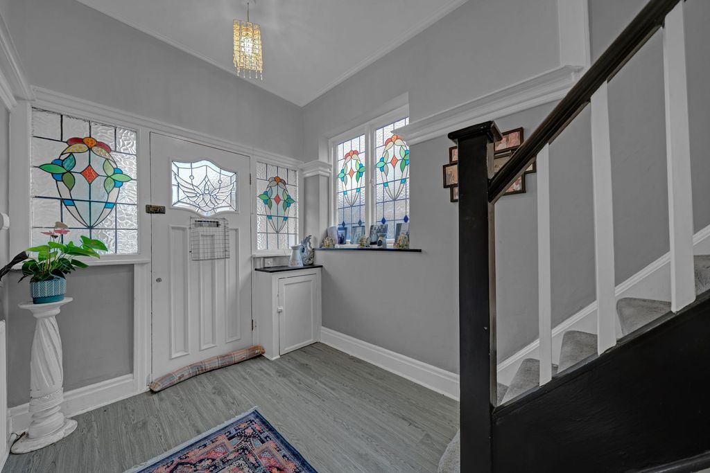 Property photo 3 of 22