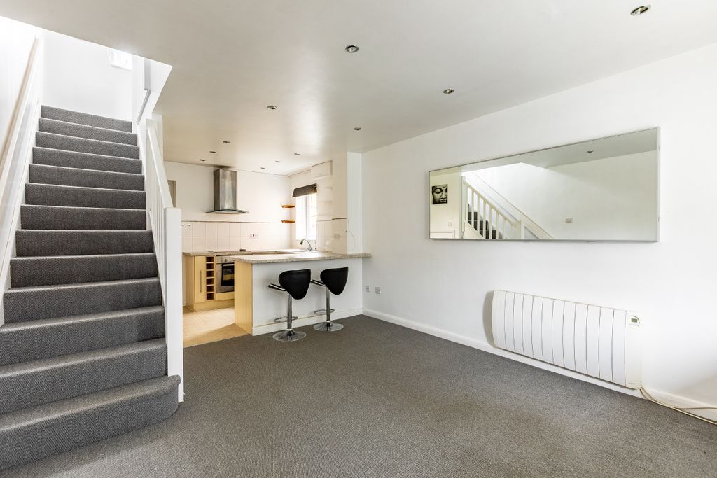 Property photo 3 of 10 Ph-1