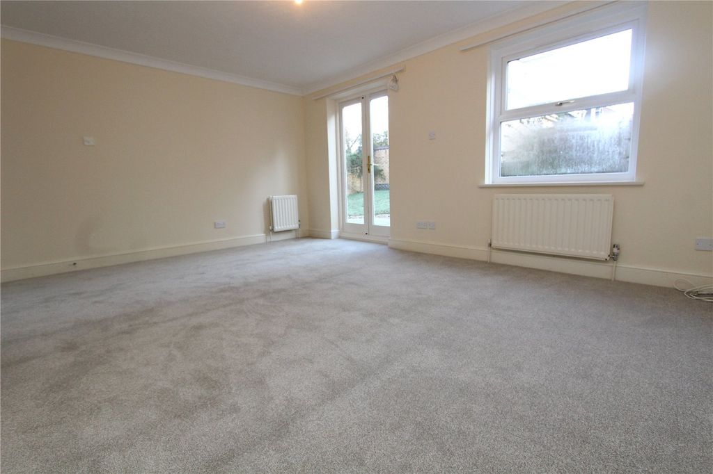 Property photo 3 of 15 Photo 03