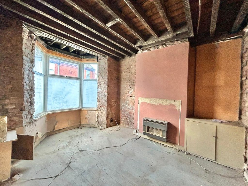 Property photo 2 of 8 Picture No. 18