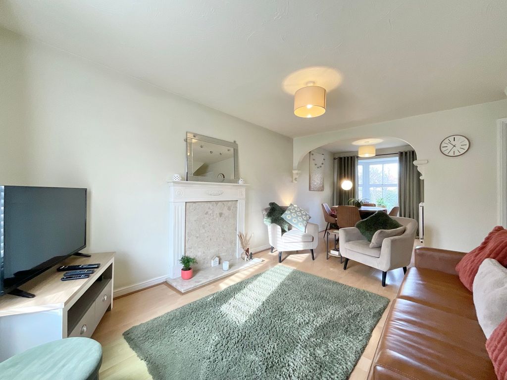 Property photo 2 of 16