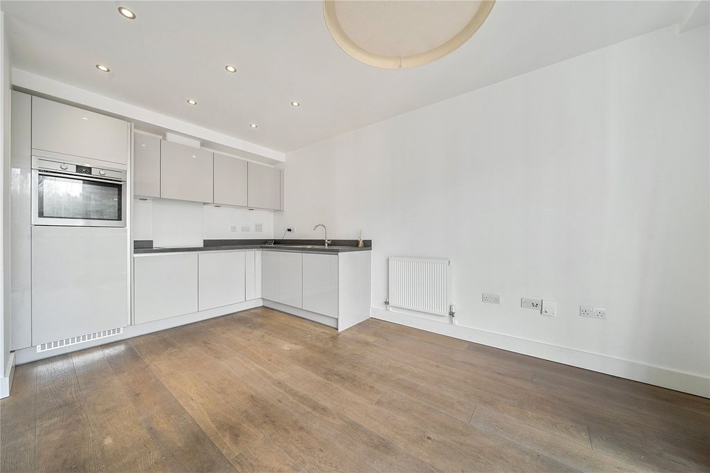 Property photo 3 of 13 Picture No. 02