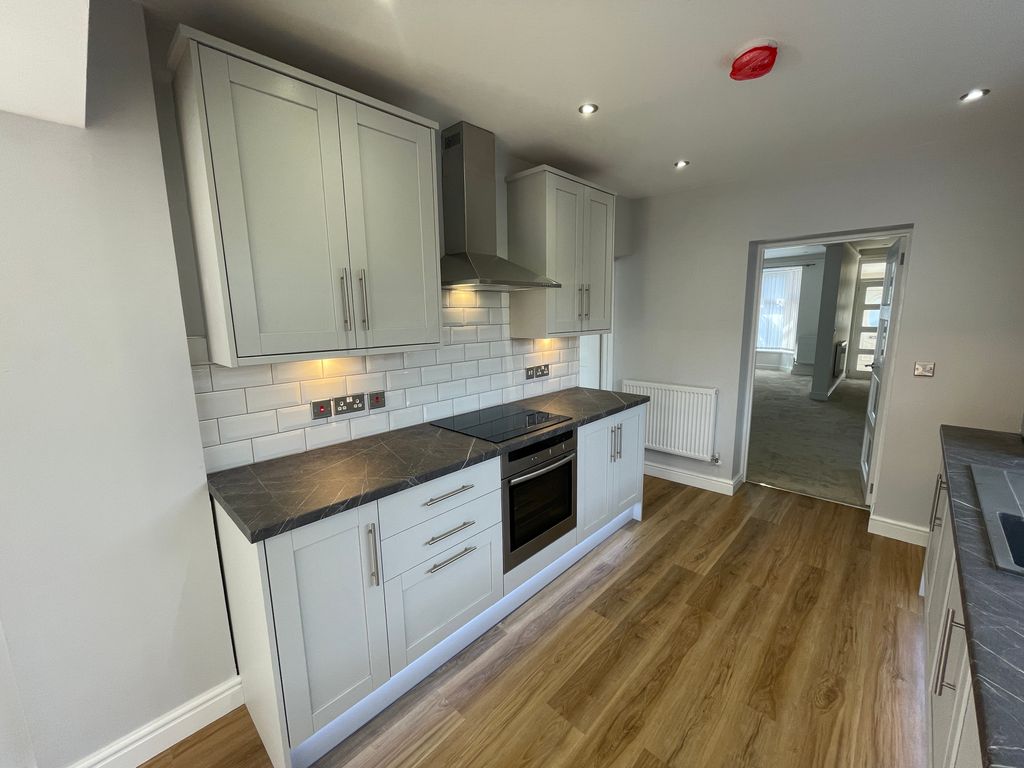 Property photo 3 of 24