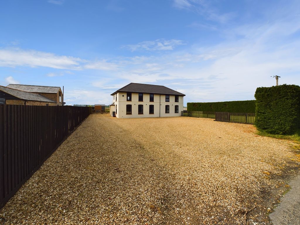 Property photo 1 of 30