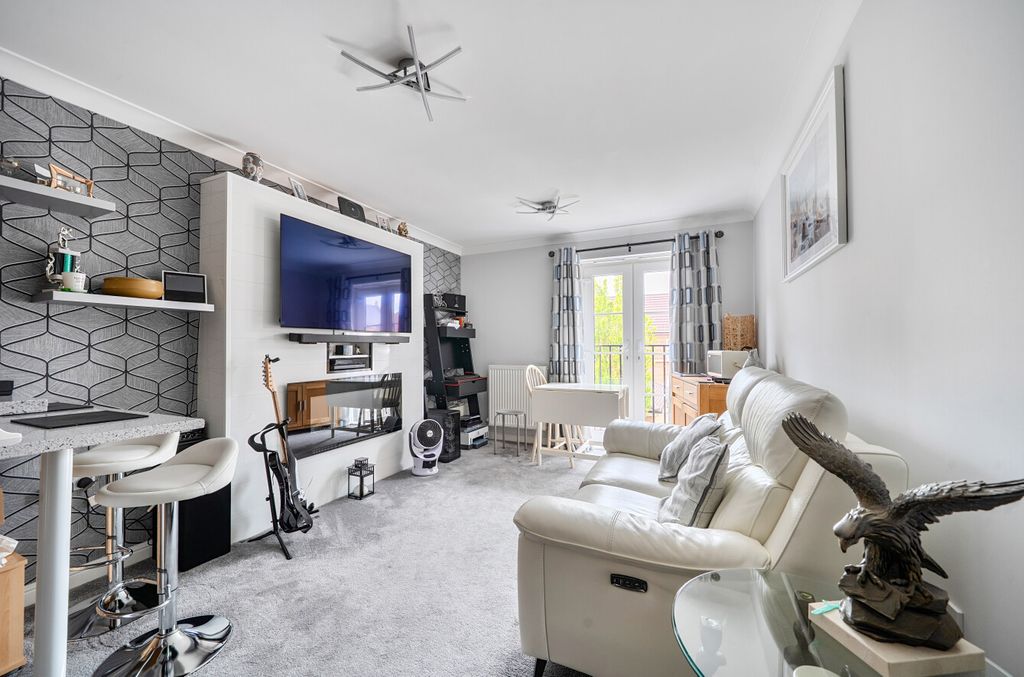 Property photo 2 of 15 1464021-9-6A0B16F...