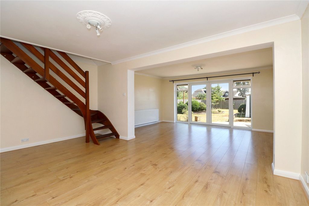 Property photo 3 of 17 Picture No. 02
