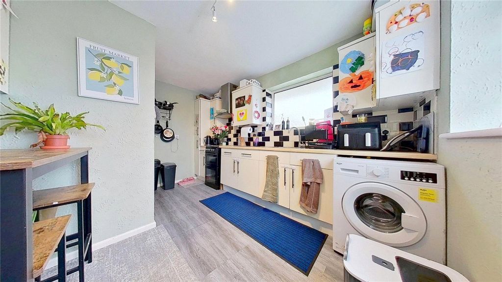 Property photo 3 of 10 Picture No. 16