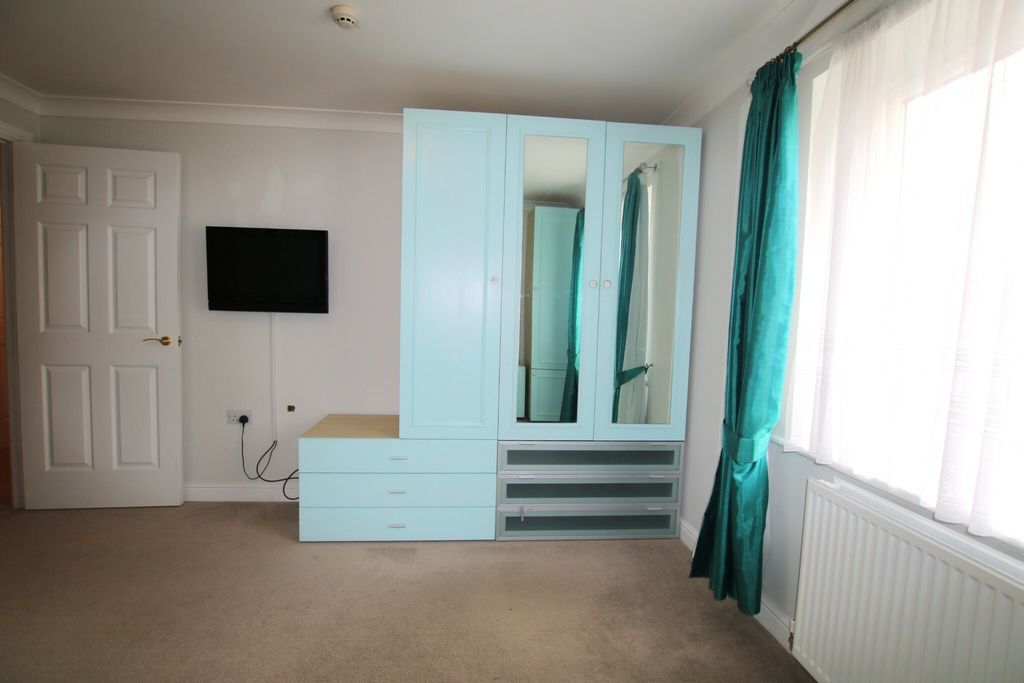 Property photo 3 of 16
