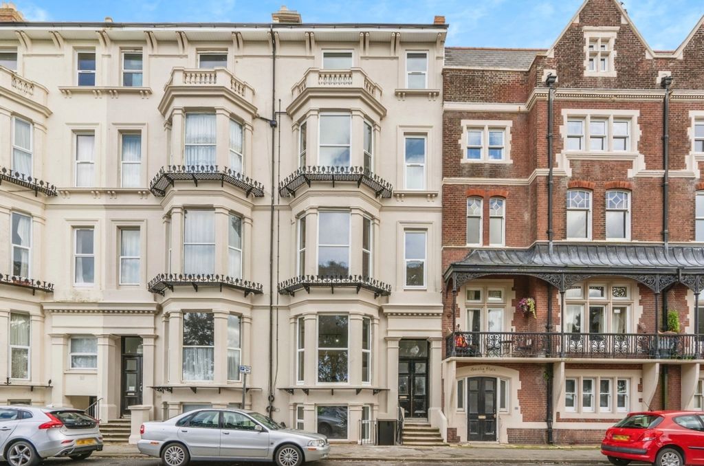 Property photo 1 of 77