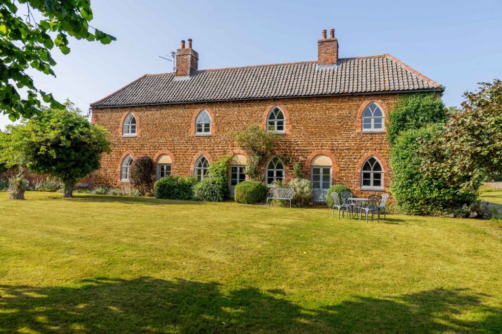 Property photo 1 of 38