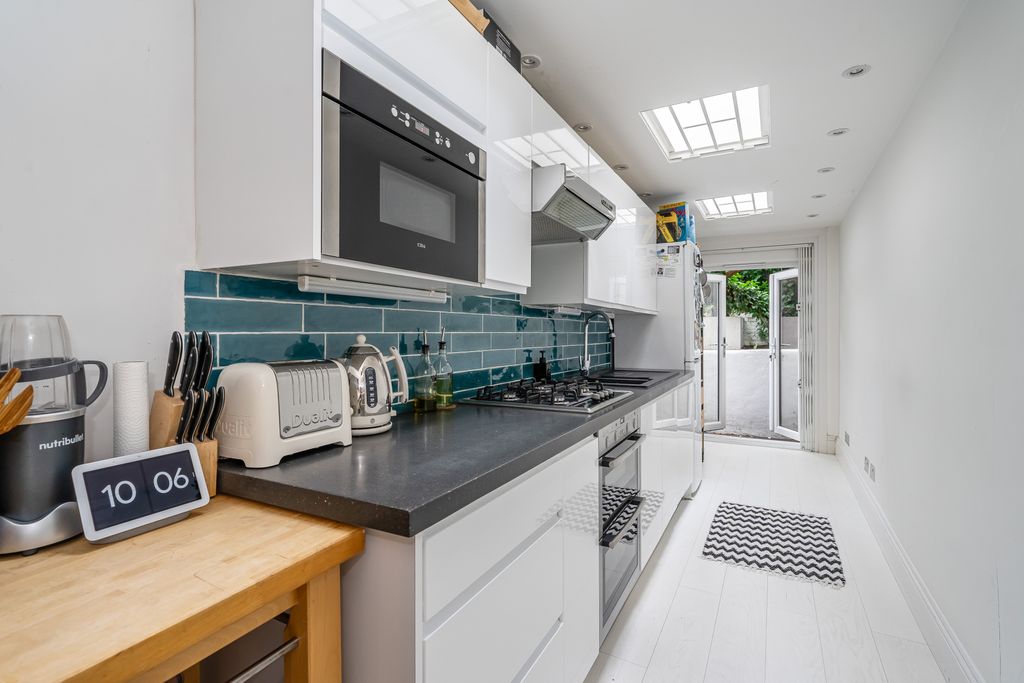 Property photo 1 of 21 2