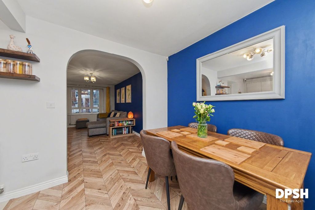 Property photo 2 of 26