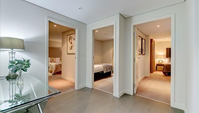 Property photo 1 of 10 Hallway