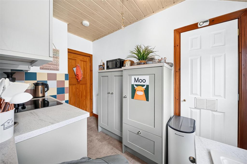 Property photo 3 of 13 Kitchen