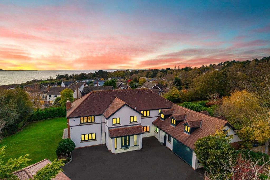 Property photo 1 of 53