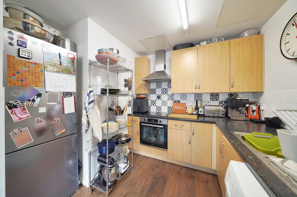 Property photo 3 of 17 Picture No. 30