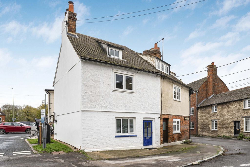 Property photo 1 of 8