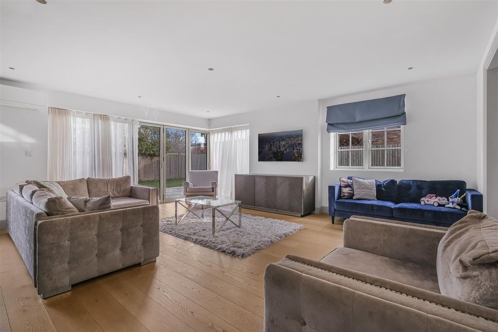 Property photo 3 of 36 Dscf4708.Jpg