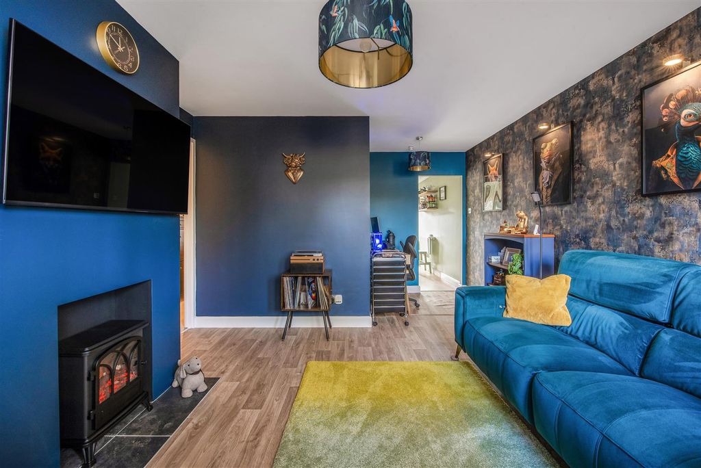 Property photo 3 of 24 Sitting / Dining Room