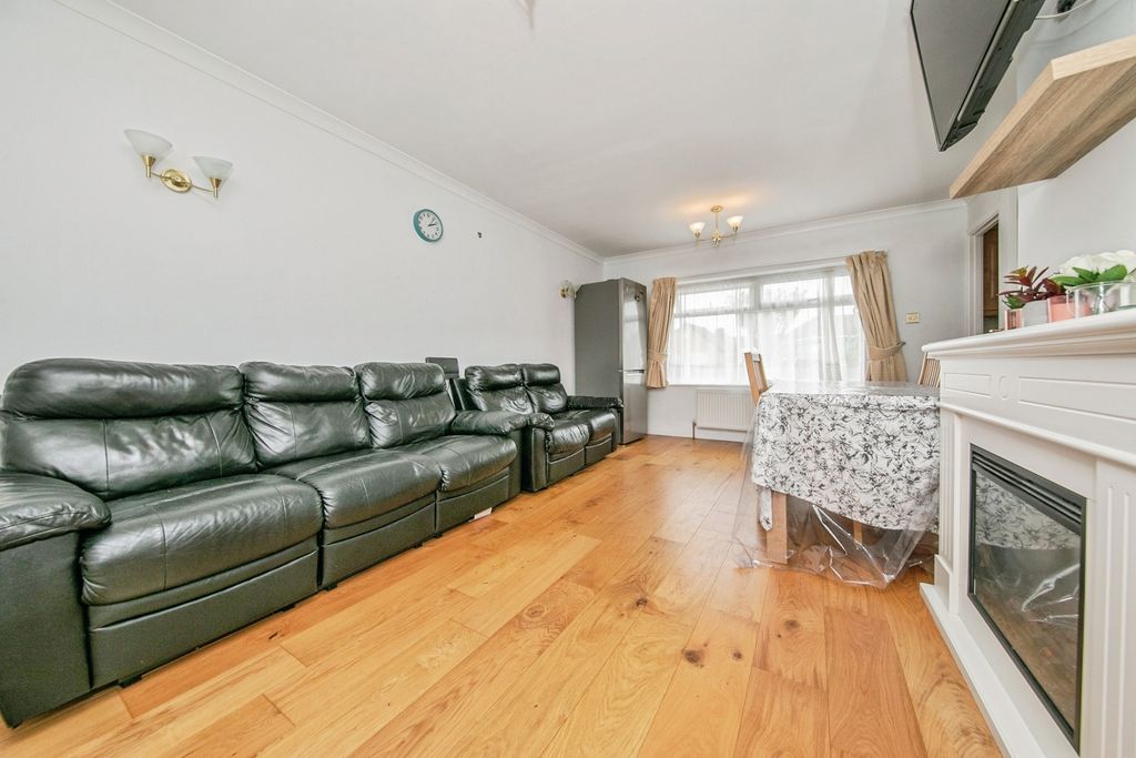 Property photo 2 of 16 Photo