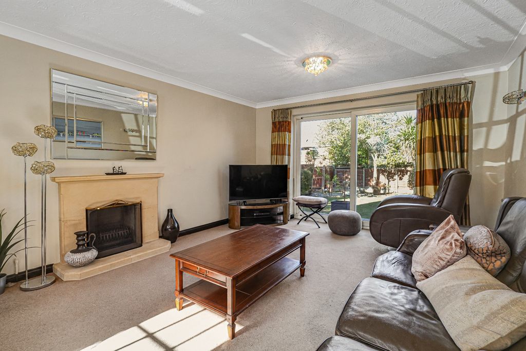 Property photo 2 of 39 4744281