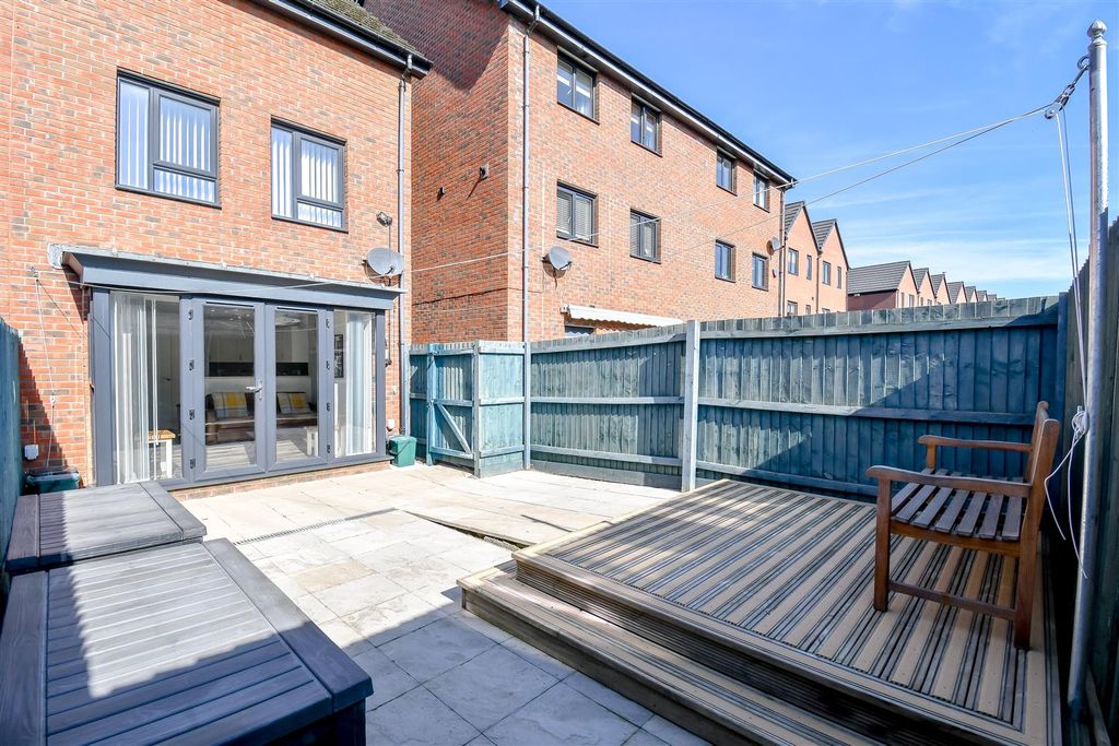 Property photo 2 of 29 Rear Garden